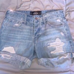 HOLLISTER MOM SHORTS